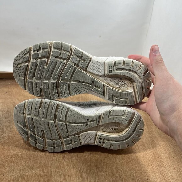 Brooks Adrenaline GTS 22 Womens Size 7 D Wide White Running Shoes - Picture 7 of 9